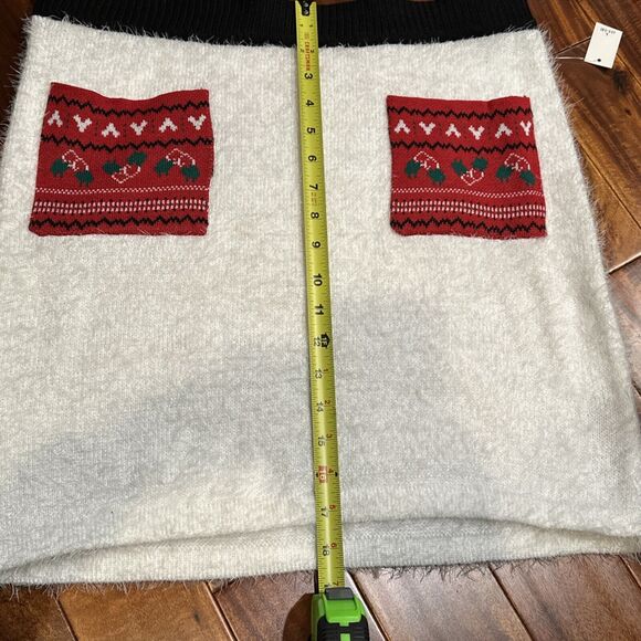 Women’s Christmas Outfit XL Tank Top and L Skirt Set Soft Fuzzy No Boundaries - Picture 12 of 16